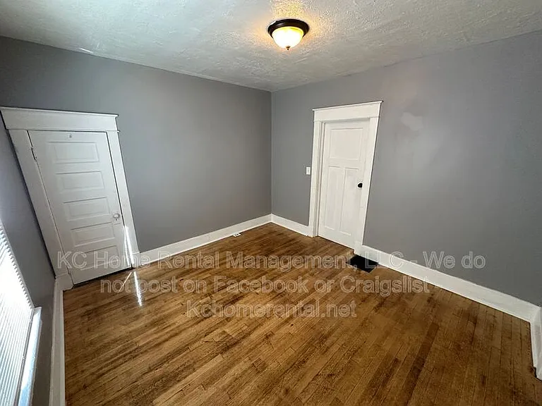 5233 E 6th St #1 — Photo 19