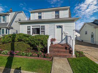 12 Bedford Ct, Bellmore, NY 11710