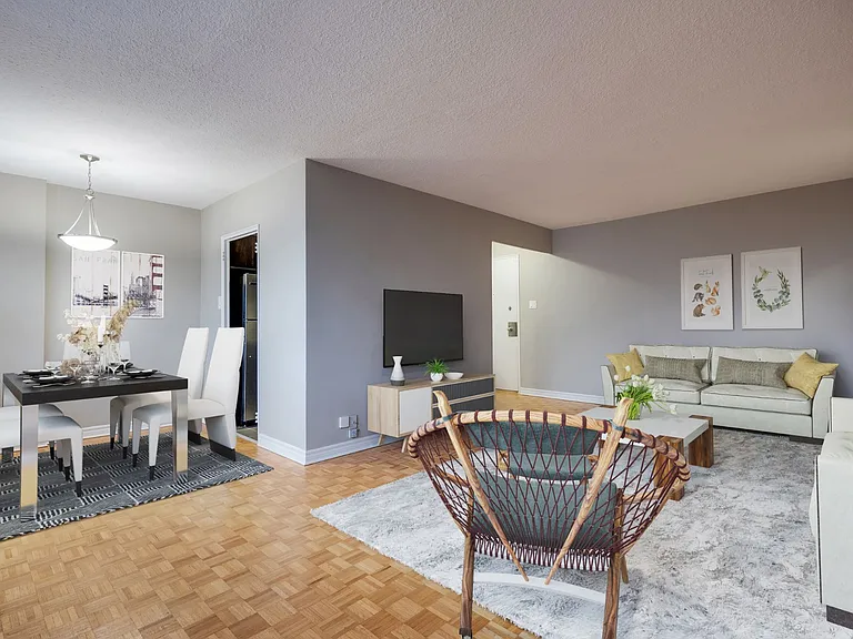 111 Combermere Dr #121 — Photo 8