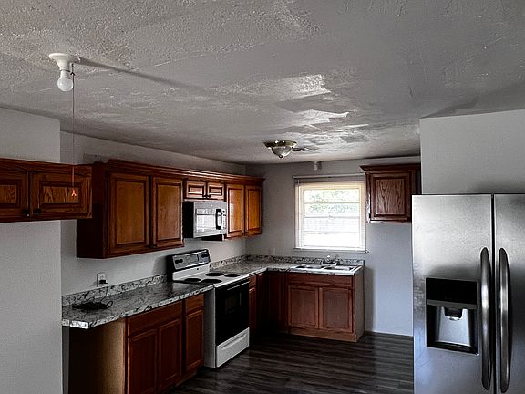 4th image of 804 SW McKinley Ave