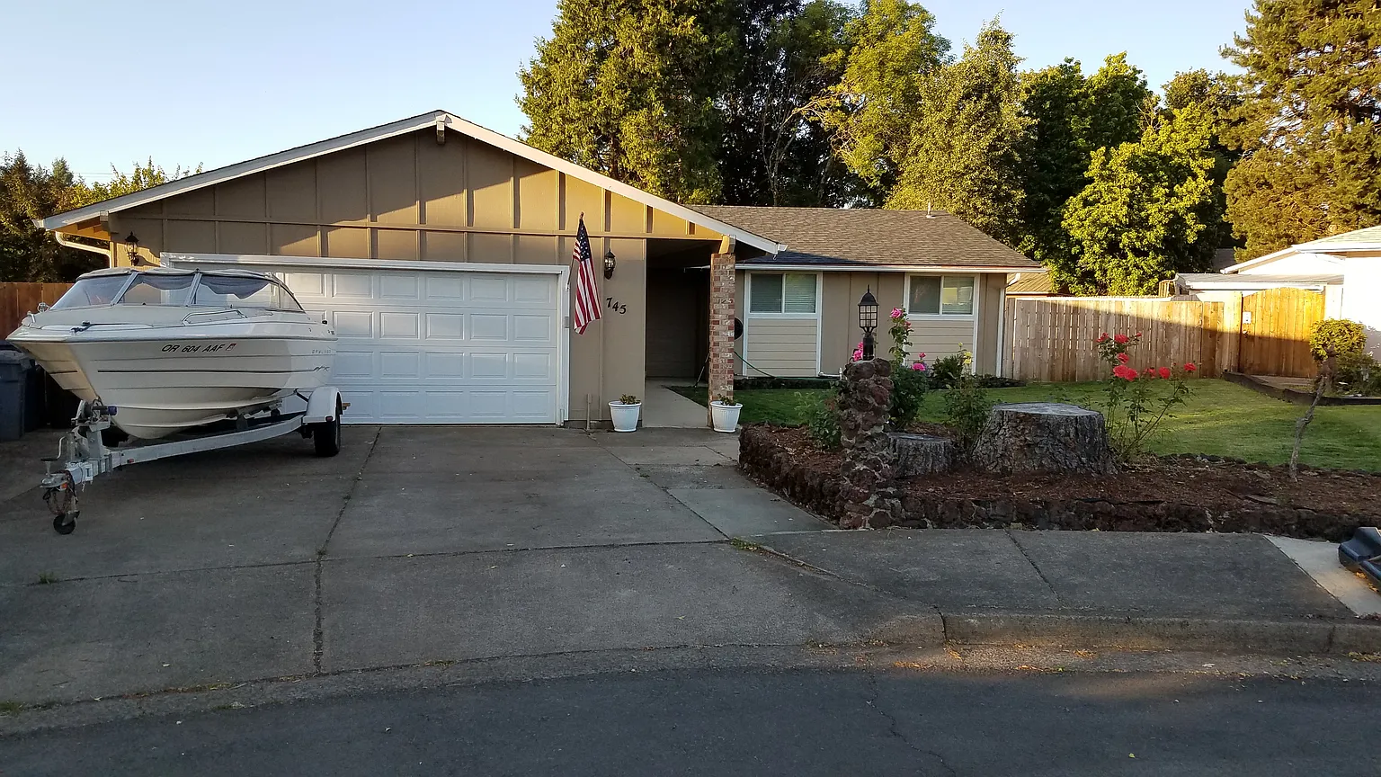 745 52nd Pl photo 1