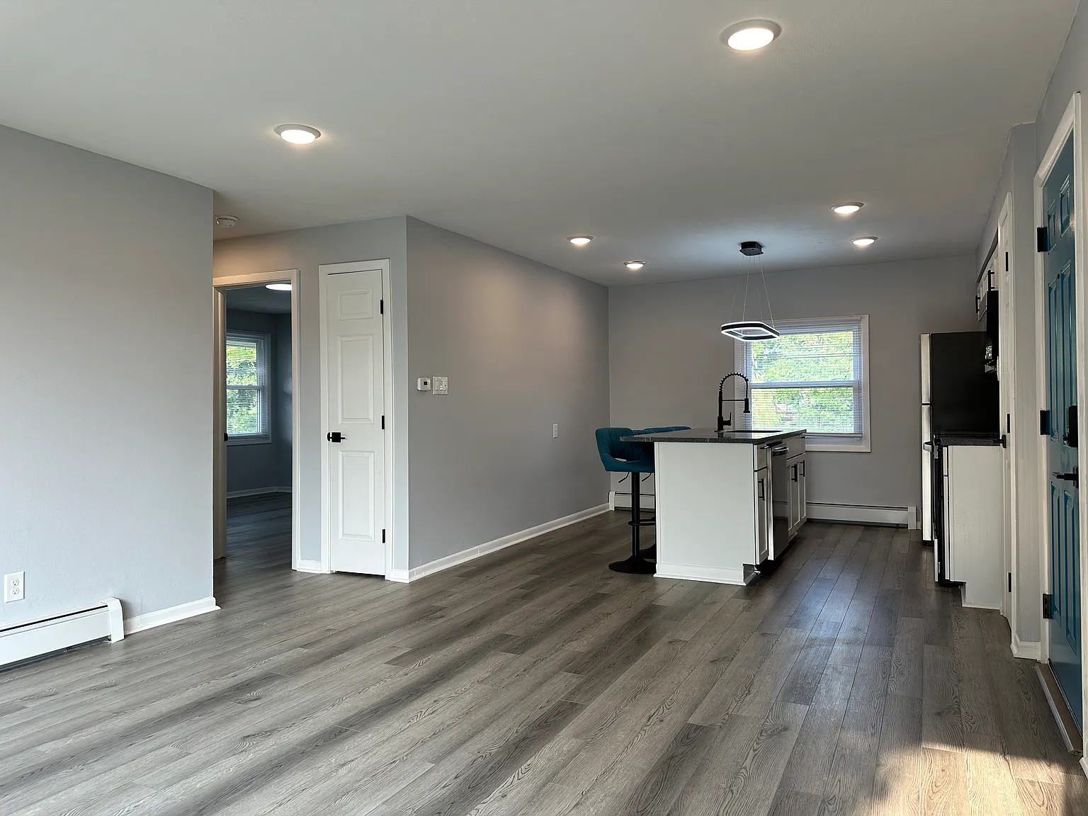 2 bed, 825 sqft, $1,595 — Photo 4
