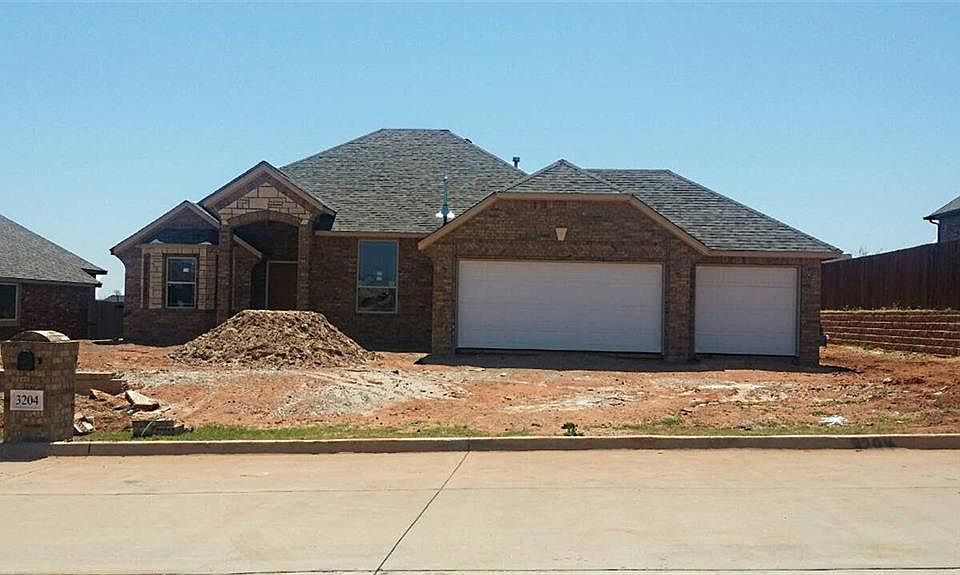 1st image of 3204 Wood Valley