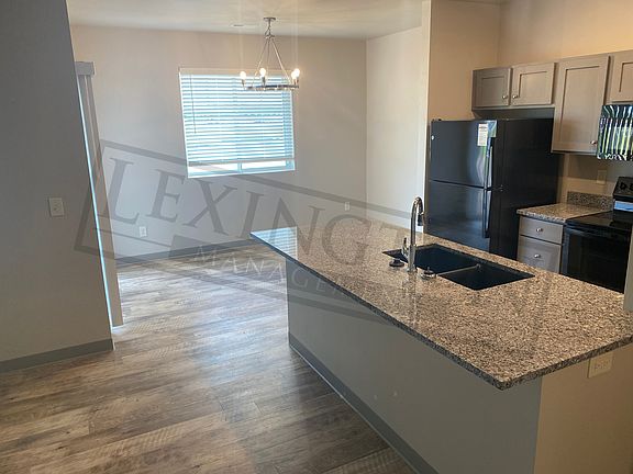 5th image of 1464 S Pine Tree Rd #167
