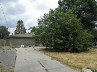 18355 Arminta St, Reseda, CA 91335