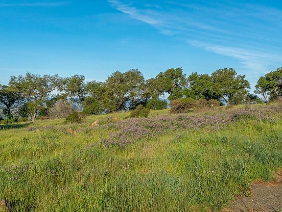 5th image of 2155 Calistoga Road
