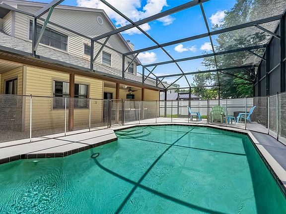 3rd image of 305 FORREST CREST COURT