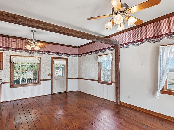 3rd image of 409 N Main St