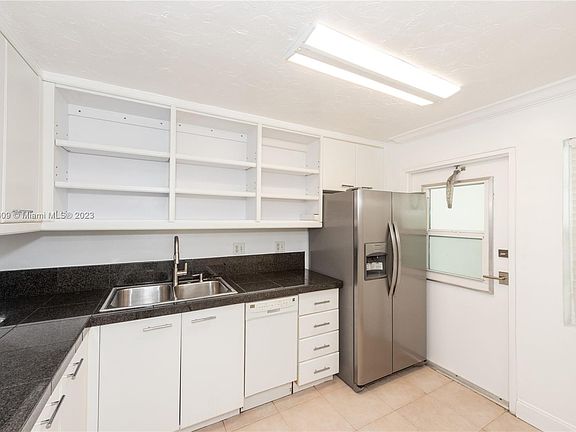 5th image of 300 Galen Dr APT 305