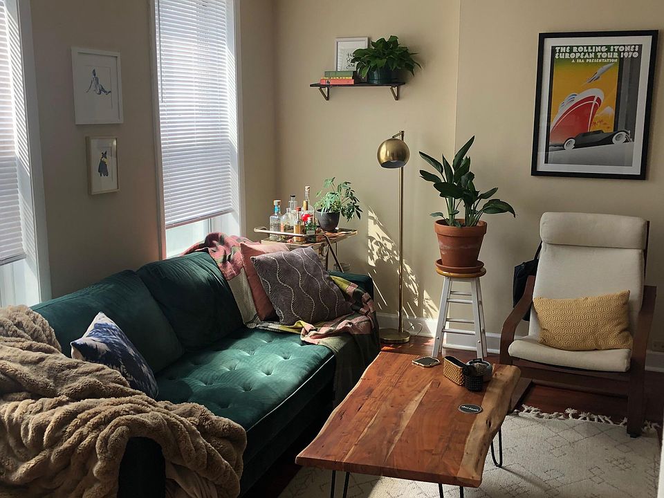 1st image of 1168 N La Salle Dr APT 2B