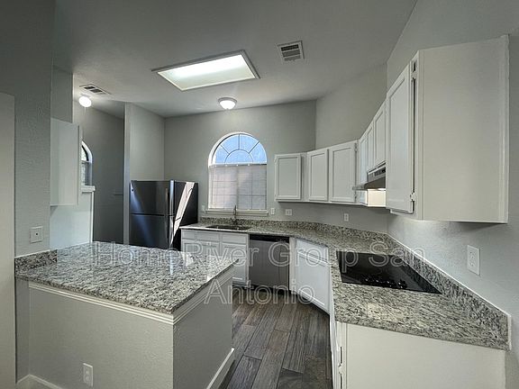 5th image of 4049 Sunrise Creek Dr