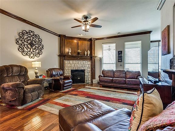 2nd image of 12504 Heathfield Ln