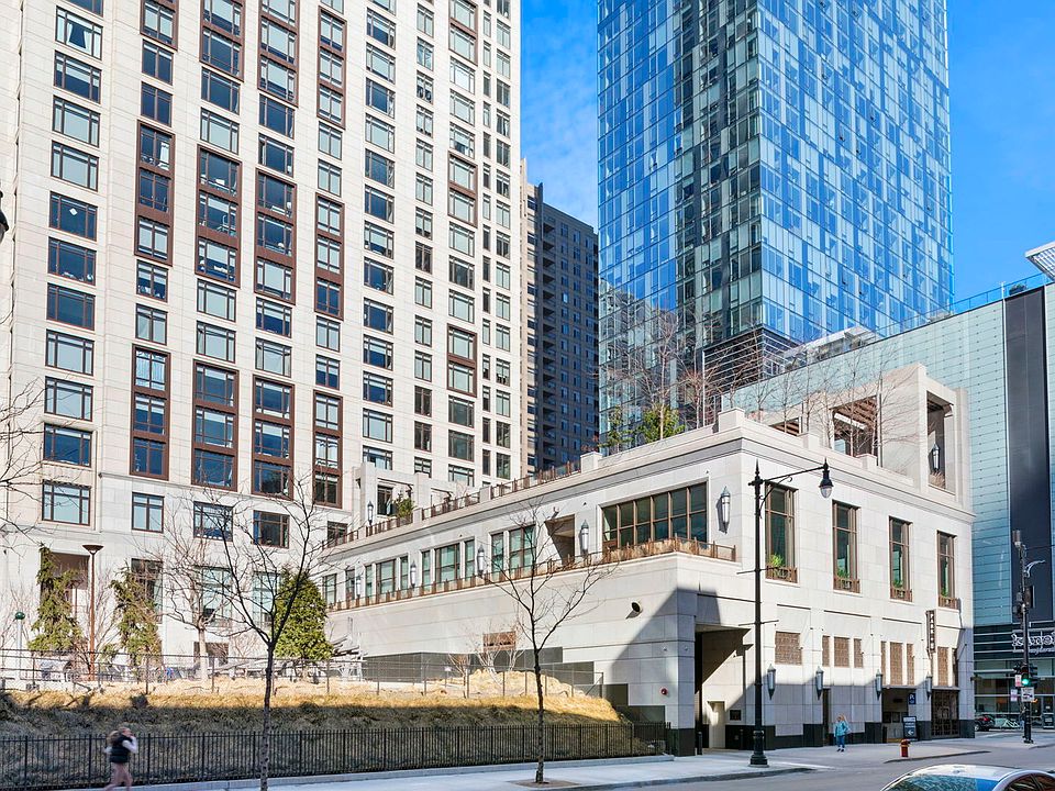 1st image of 451 E Grand Ave #5105