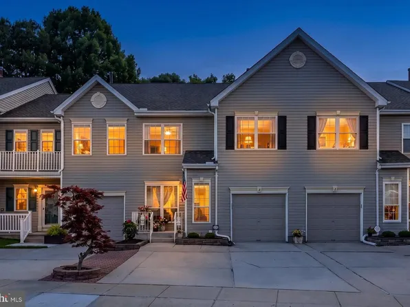 5 Muirfield Ct, Blackwood, NJ 08012