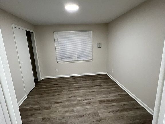 4th image of 827 Riverside Ave
