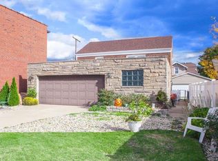 1723 Calumet Ave, Whiting, IN 46394