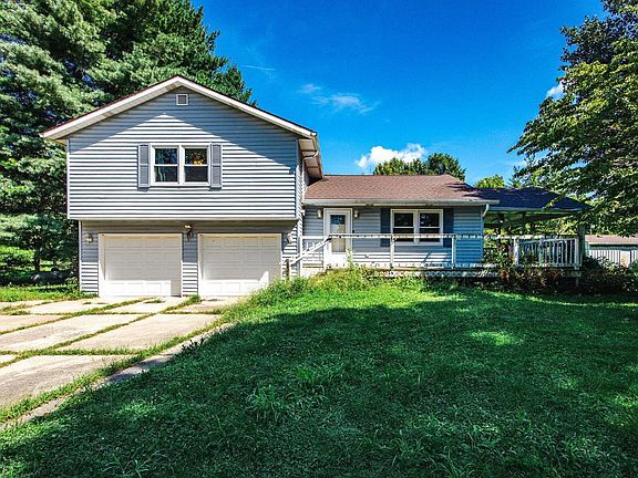 3rd image of 3132 Greentree Rd