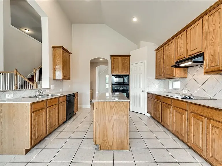 434 Teagarden Ct — Photo 17