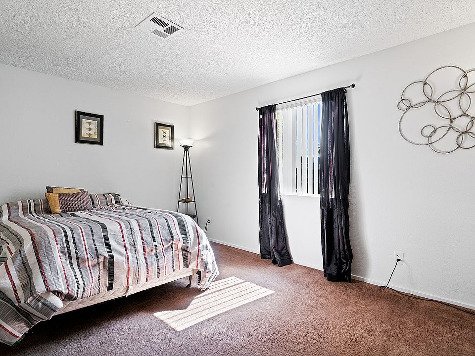 Mirabella_Bedroom_1