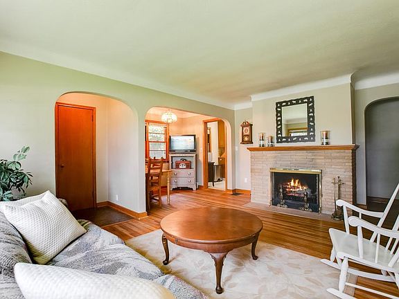 5th image of 8643 Stillwater Blvd N