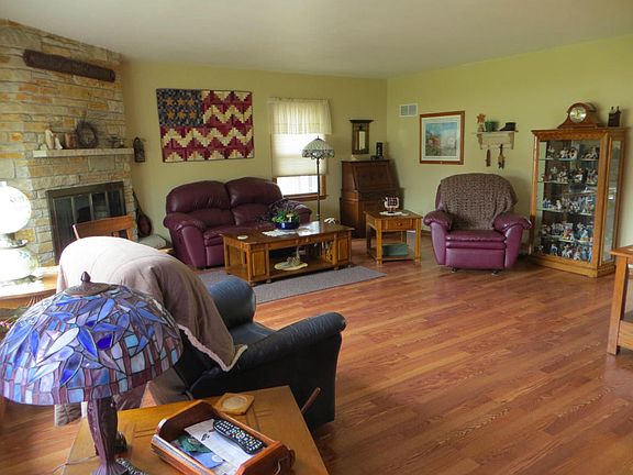5th image of 2621 Summit Ave