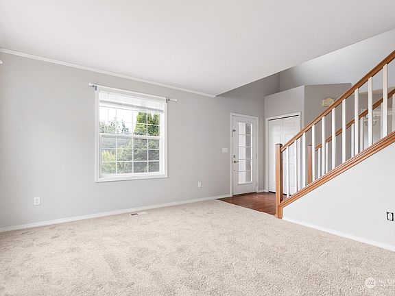 3rd image of 906 SW Eagle Vista Avenue