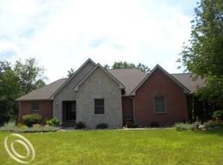 11147 Lavender Ct, Fenton, MI 48430