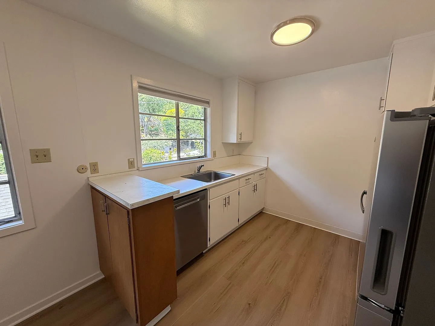 194 Tunstead Ave — Photo 3