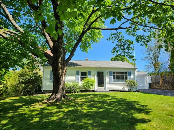 136 Marshall Rd, Woonsocket, RI 02895