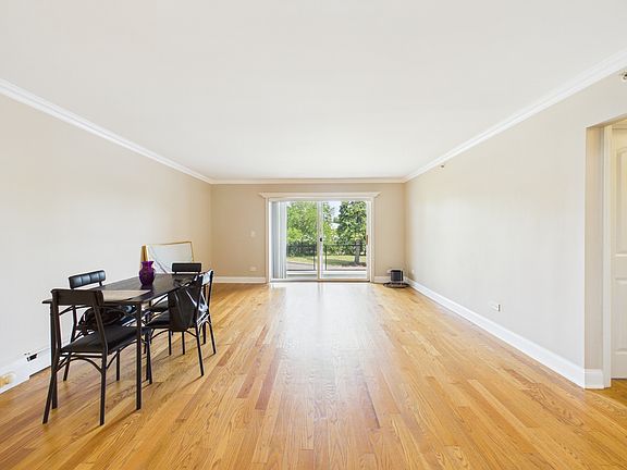 3rd image of 2210 S Goebbert Rd APT 226