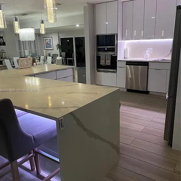 428 N Crescent Dr — Photo 9