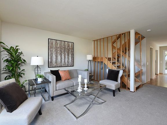 4th image of 4028 Farm Hill Blvd APT 13