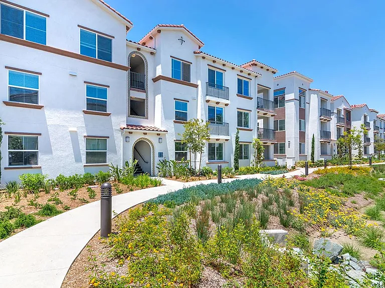 Montecito at Carlsbad — Photo 42