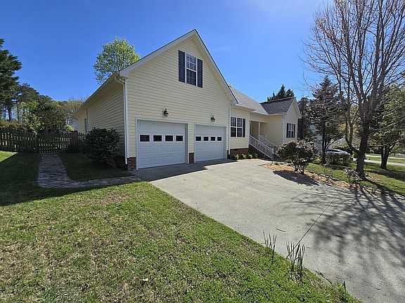 2nd image of 101 Maple St