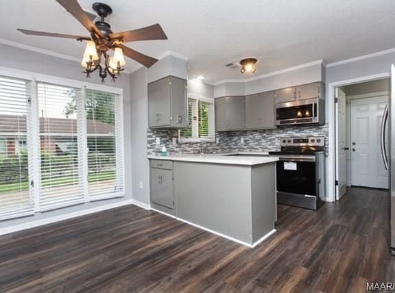 5th image of 2612 Old Orchard Ln