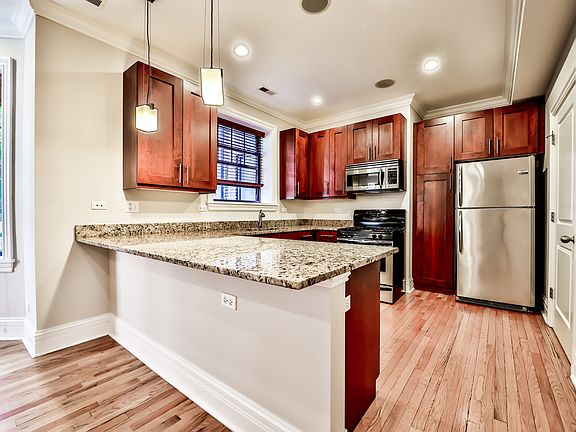 5th image of 920 W Schubert Ave #1