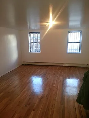 Rented by MCR Realty | media 28