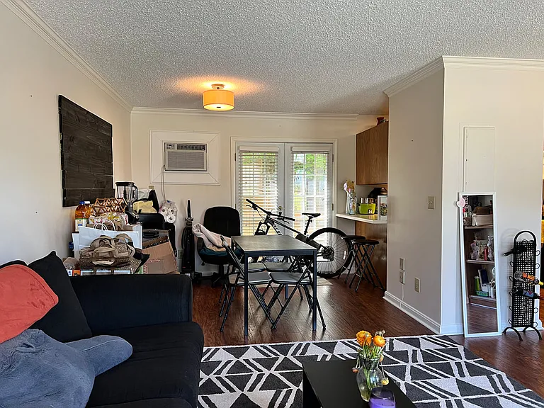 1819 Wedgewood Ave — Photo 5