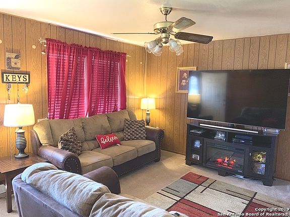 4th image of 427 Kopplow Pl