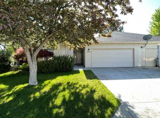 6008 N Fountain Ln, Garden City, ID 83714