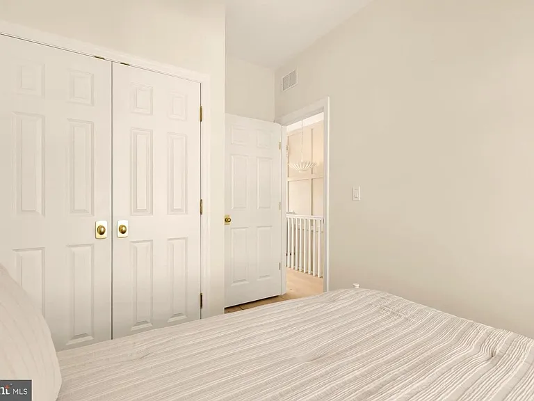 3542 T St NW #2 — Photo 12