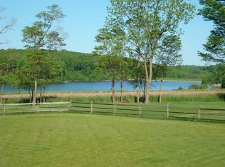 121 Lakewood Dr, Coatesville, PA 19320