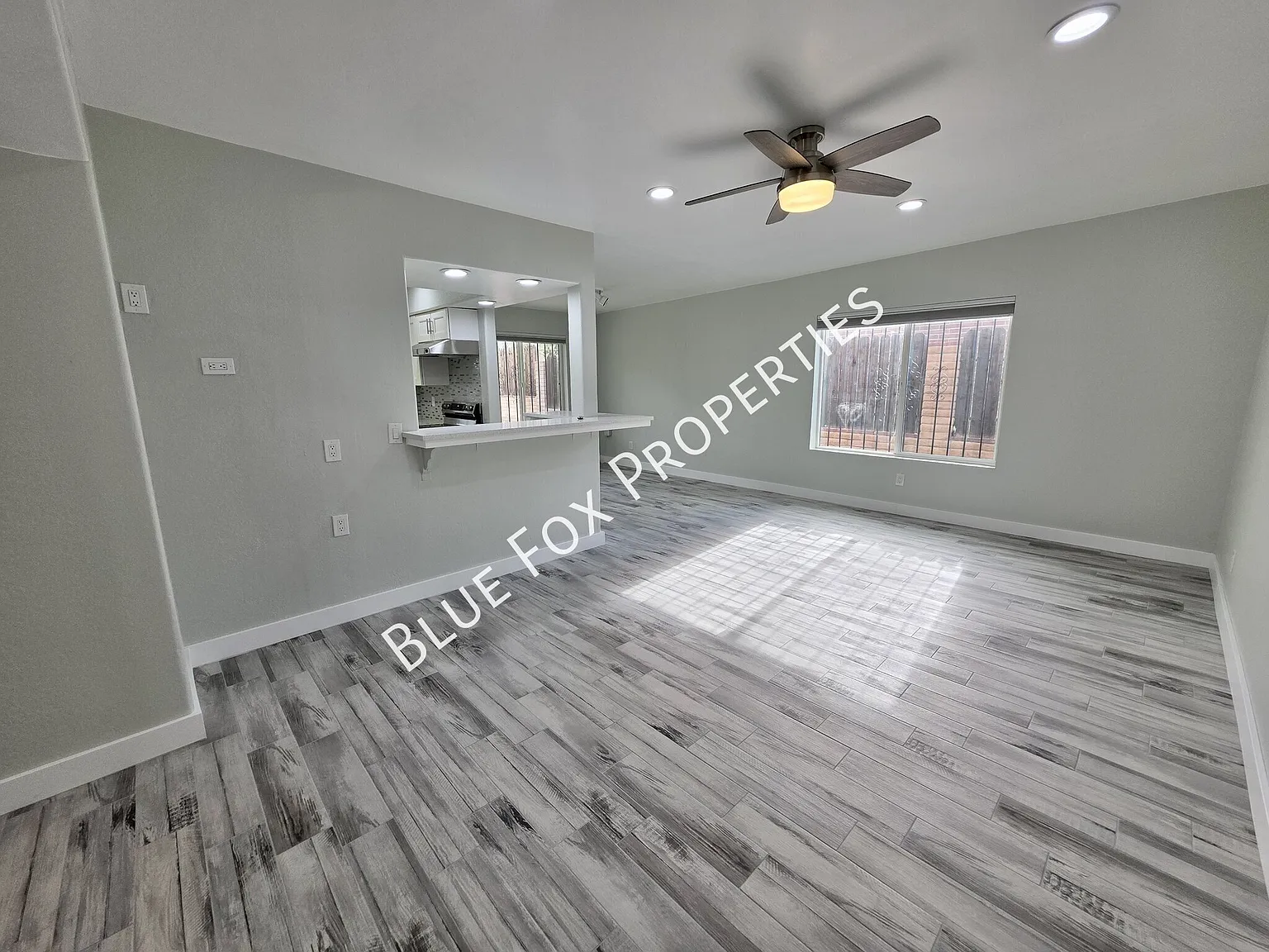8340 E Fond Du Lac Drive — Photo 2