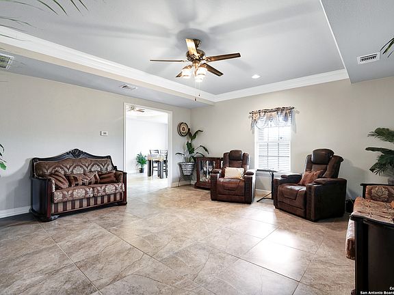 5th image of 5908 Curran Dr