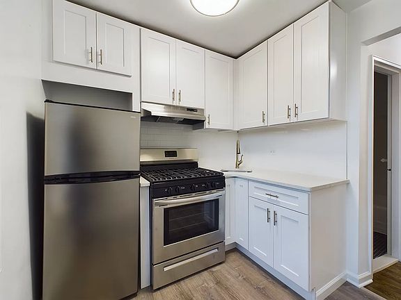 4th image of 5022 40th St APT 3H