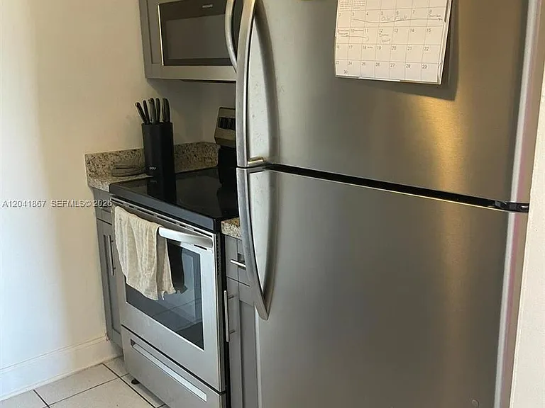 130 Mendoza Ave #33 — Photo 5