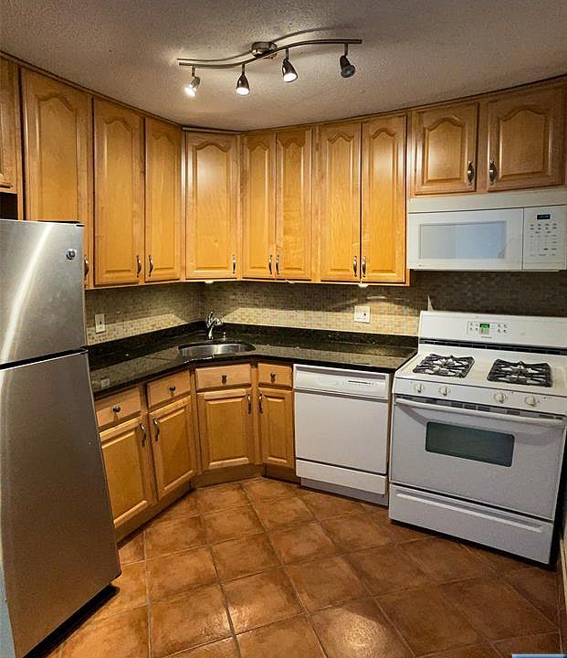 1st image of 555 North Ave APT 10C