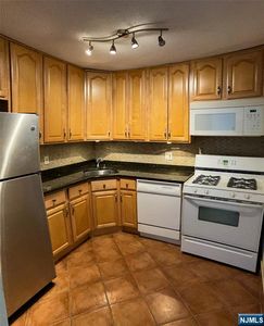 555 North Avenue #10C, Fort Lee, NJ, 07024
