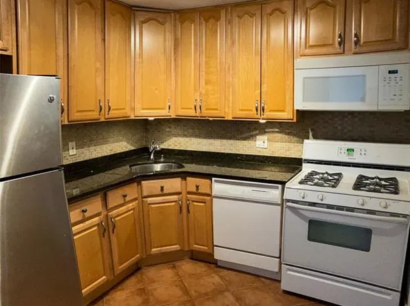 555 North Ave APT 10C, Fort Lee, NJ 07024