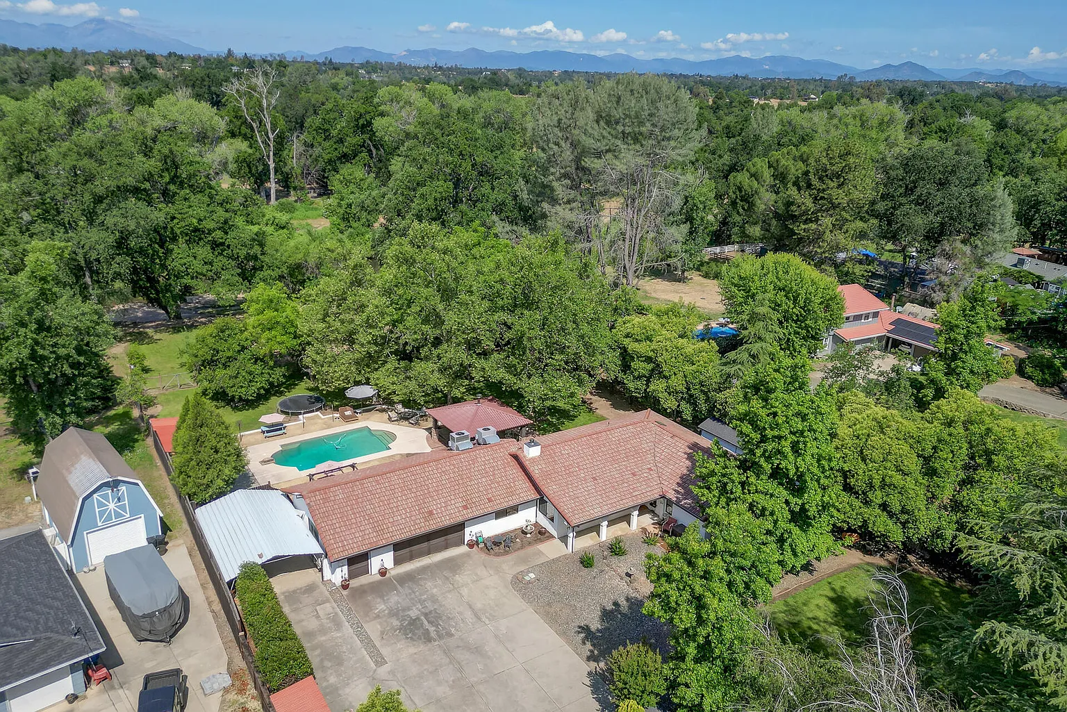 9912 Cow Creek Dr photo 1